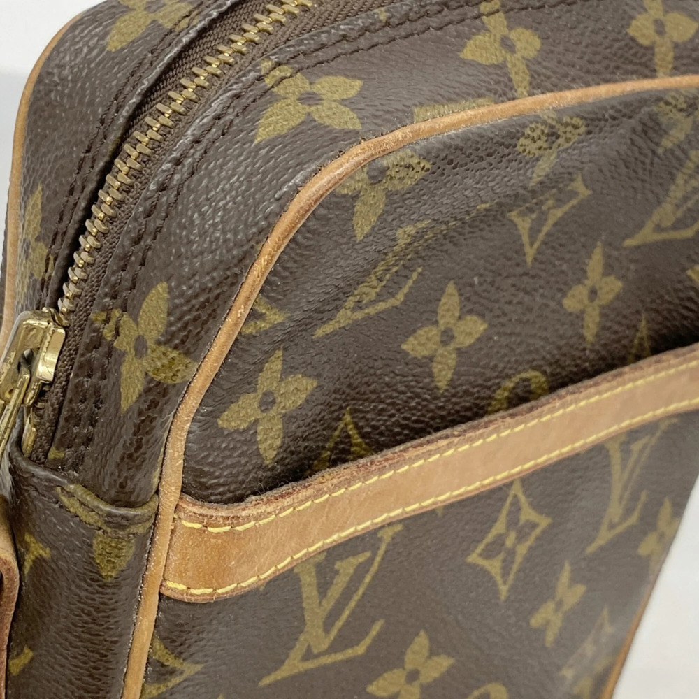 LOUIS VUITTON Brown Monogram Tote Bag - Picture 6 of 10